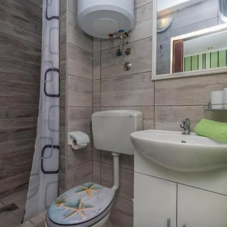 Апартаменты In With Sea View, Terrace, Air Conditioning, Wifi 4628-5 Цриквеница
